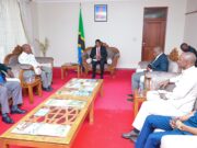 WAZIRI MKUU AKUTANA NA VIONGOZI WA JUMUIYA YA WAFANYABIASHARA