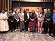 RAIS DK.SAMIA AMEPOKEA ZAWADI YA CD ZENYE BAADHI YA FILAMU ZA KOREA KUSINI