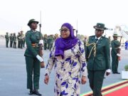 RAIS DK.SAMIA AWASILI KATIKA UWANJA WA NDEGE WA KIMATAIFA WA ROBERT MUGABE.