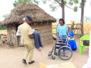 ASKARI KATA YA KISANGURA AMSHUKURU MGANGA MFAWIDHI HOSPITAL YA SERENGETI KUSAIDIA JAMII