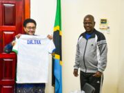 DK.STERGOMENA AKABIDHIWA JEZI YA TIMU YA MASHUJAA FC