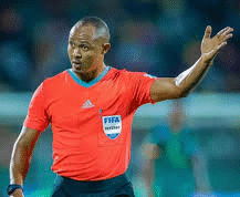 Hawa hapa waamuzi watakaoamua Kariakoo Dabi leo