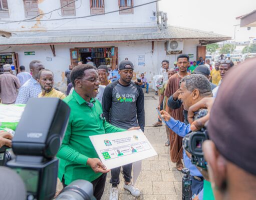 Makonda avuka bahari kuzitafuta kura za Dk.Samia Zanzibar